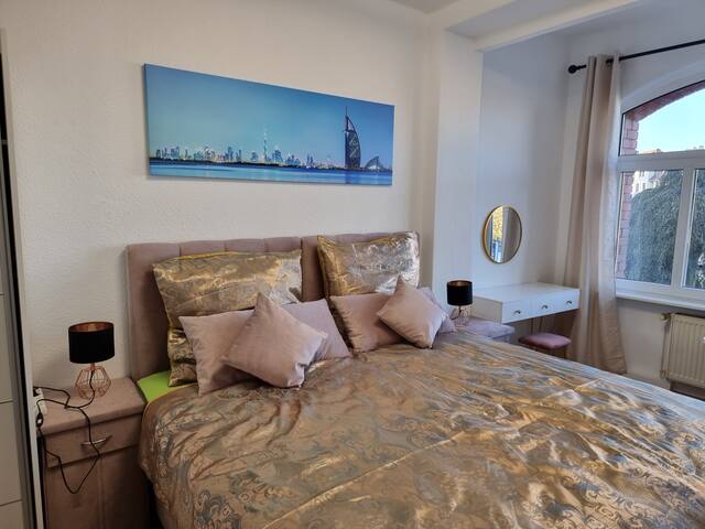 SRTI (Sustainable Real Estate & Trendsetter Investment) managed Airbnb listing 1