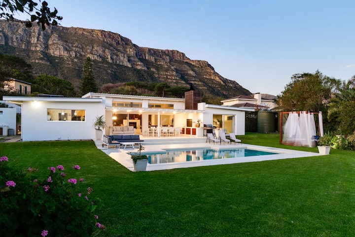 8 Bed Villa with Pool and large Garden - Sea Views