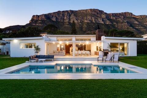 Hidden Haven - 5 Bed Villa with pool & Sea Views