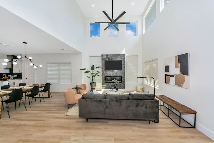 Modern 3 Br/3 Bth Near Downtown, Fair, Convention