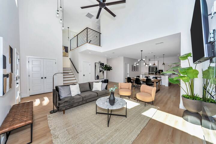 Modern 3 Br/3 Bth Near Downtown, Fair, Convention gallery image 2