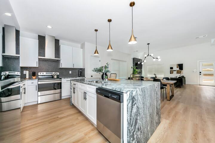 Modern 3 Br/3 Bth Near Downtown, Fair, Convention gallery image 5