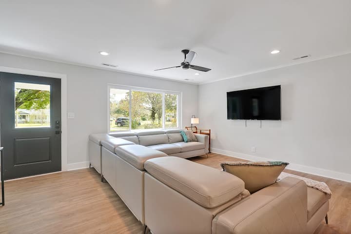 Wilmington Encanto- Renovated, Centrally Located - Wilmington, NC
