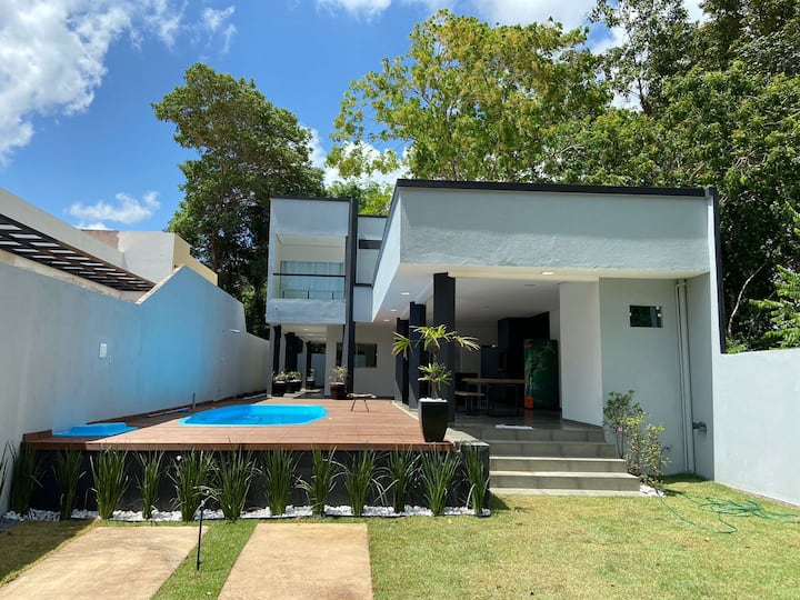Beautiful house, leisure area, barbecue and swimming pool