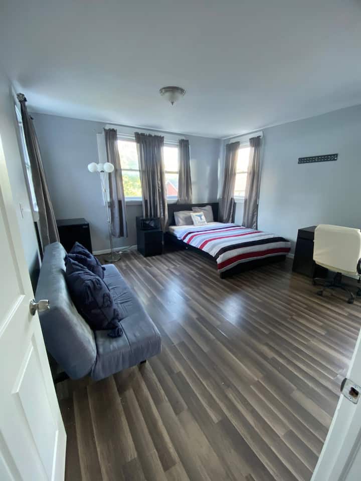 Huge and beautiful Bedroom 5m to Newark airport Houses for Rent in
