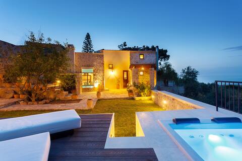 Ali Vafi's Villa - Heated Jacuzzi & Indoor Pool
