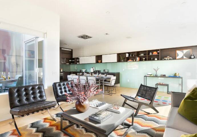 TuCasa | Luxury 4 Story Villa in Little Italy gallery image 5