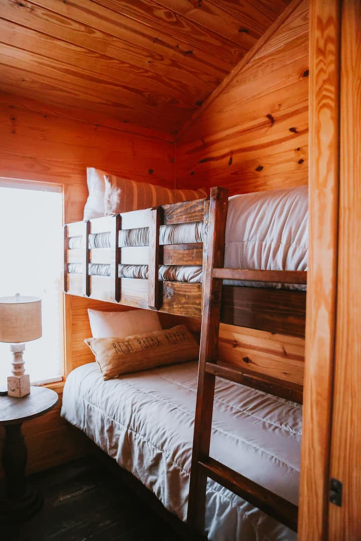 Lakeside Tiny Cabin on Lake Hartwell 3 Tiny houses for Rent in