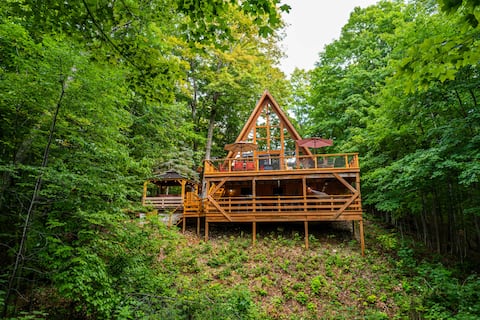 Golf/Ski A-Frame | Hot Tub | Sauna | 2 King Beds