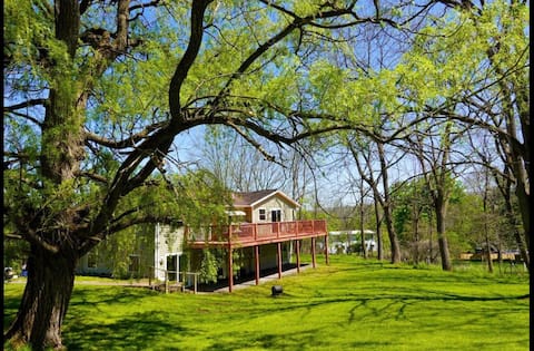 Willow Cottage-Stylish, Ideal For Family Getaways
