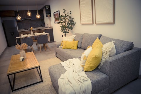 Successful Airbnb property: Depa Trini, downtown with parking in Lagos De Moreno