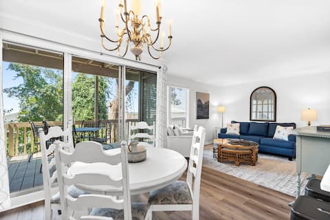 1BR + POOL - Stunning Sunset Water View