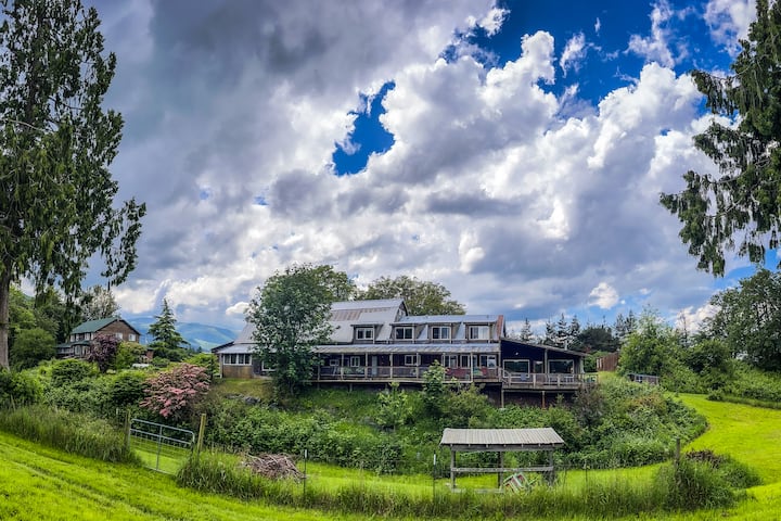 Cedar Springs Lodge & Retreat Center - Rasar State Park, Concrete