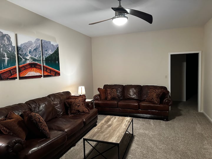 Fraley Street Lofts Twisted Vine Winery 4bd 2 bth Apartments for