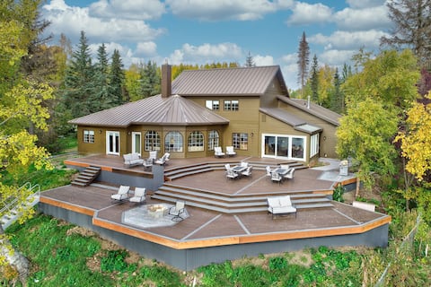 Spectacular Home on the Kenai River at Rivers Edge