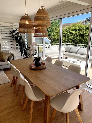 Tranquil 5 bedroom house with pool and gardens gallery image 2