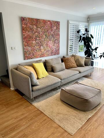 Tranquil 5 bedroom house with pool and gardens gallery image 3