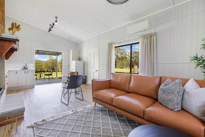 Barrington Riverside Cottages - Melani Lodge - Gloucester
