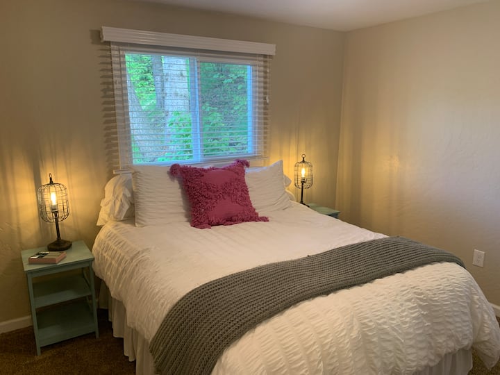 חדר שינה מס '2 - מבט מהדלת.