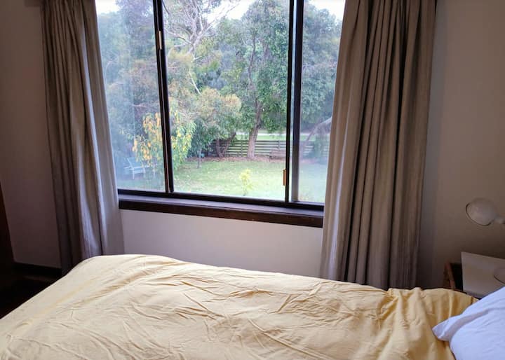 Spavaća soba 1 - bračni krevet (160x200)