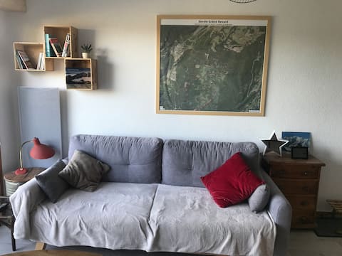 Top Airbnb: Ski-in/out apartment at the foot of the Revard-Féclaz slopes in Les Déserts