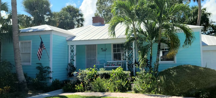 Vintage 2/1 Bungalow Close To Historic Downtown! - Fort Pierce, FL