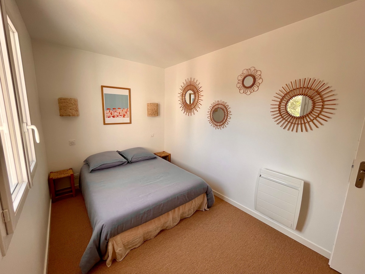 Spálňa s manželskou posteľou 140 cm