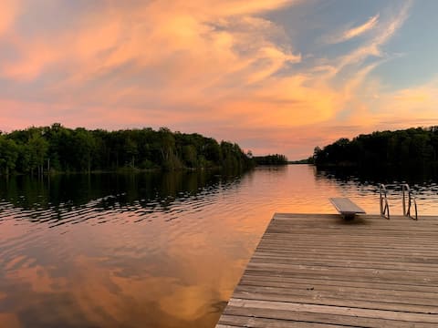 Top performing Airbnb: 5-BR Lakefront Cottage on Bobs Lake - Dock, Beach in South Frontenac