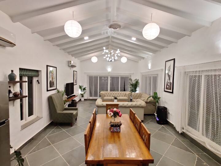 Living room image 11
