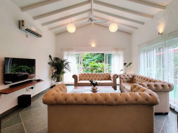 Living room image 9
