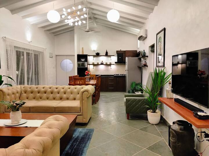 Living room image 5