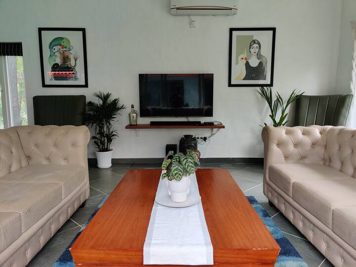 Living room image 7