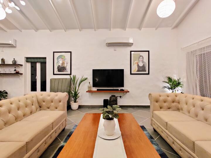 Living room image 12