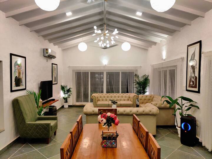 Living room image 2