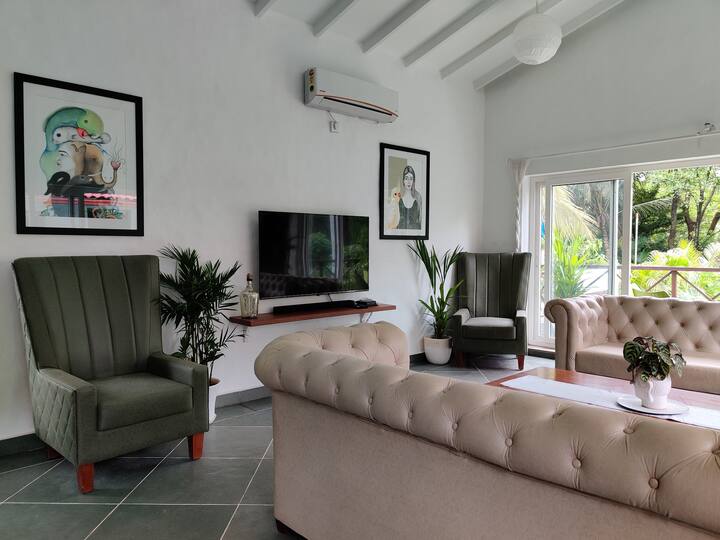 Living room image 4