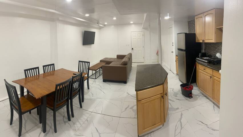 Split levels – Two full units in Qns Brownstone! gallery image 2