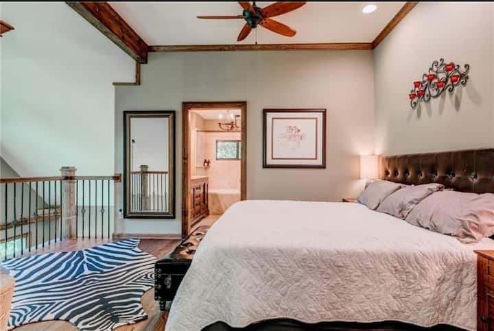 “The loft king bed was wonderfully comfortable. 5-star experience” Connie 