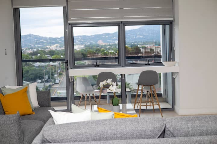 Eshae Living | Kingston Skyline Condo - Jamaika