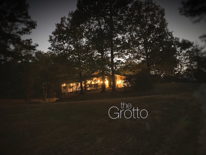 The Grotto 10 Acre/4BR Wooded Retreat in Mt. Ida Houses for Rent in Mount Ida, Arkansas