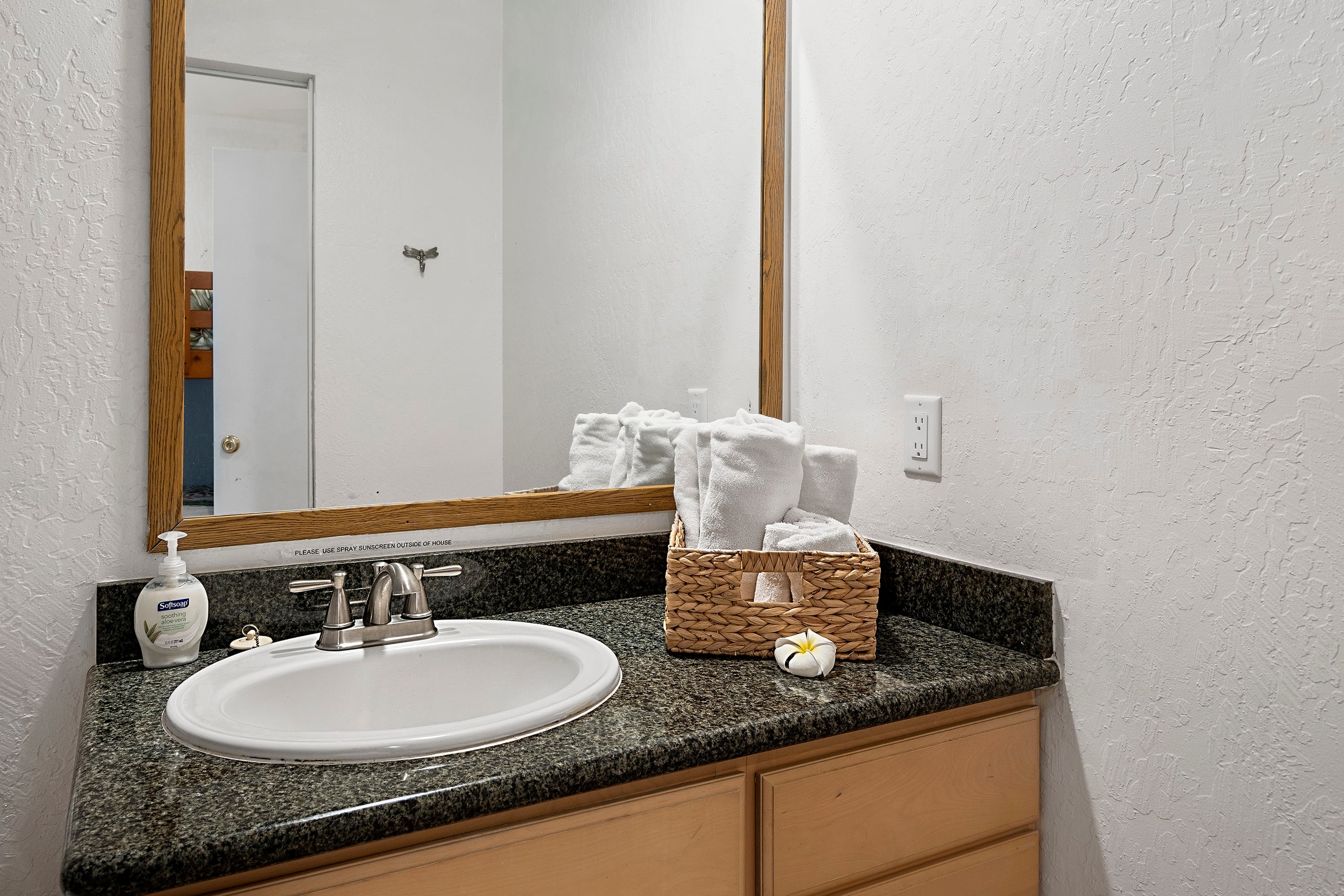 Home in Kailua-Kona · ★4.82 · 4 bedrooms · 5 beds · 4 private baths - Image 25