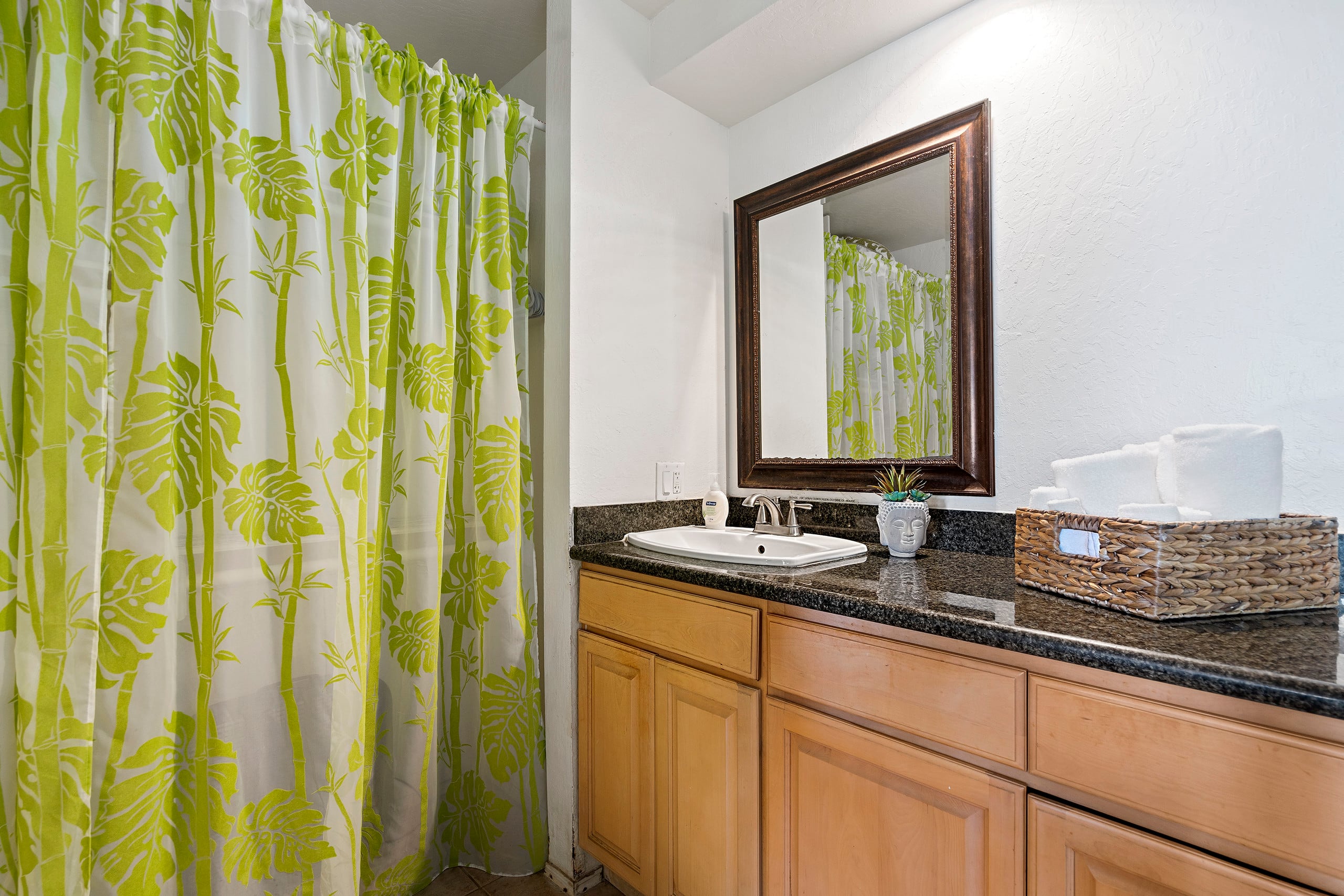 Home in Kailua-Kona · ★4.82 · 4 bedrooms · 5 beds · 4 private baths - Image 24