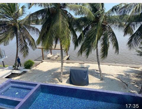 Splendid Private Villa in Assinie 4.5 km