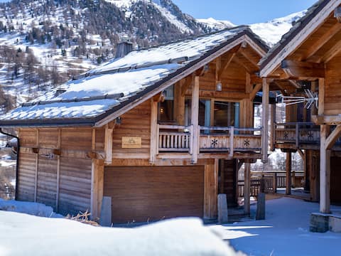 Mountainside chalet 200 m from the slopes