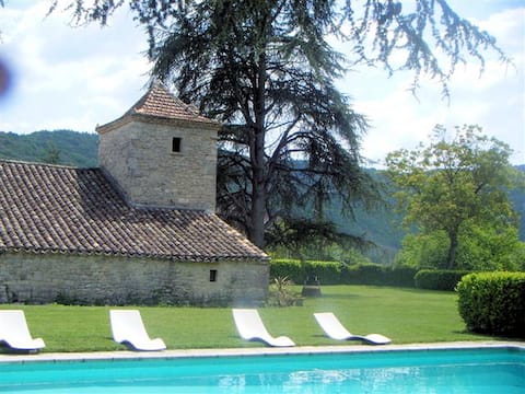 dovecote-bread-oven, gorges de l'Aveyron