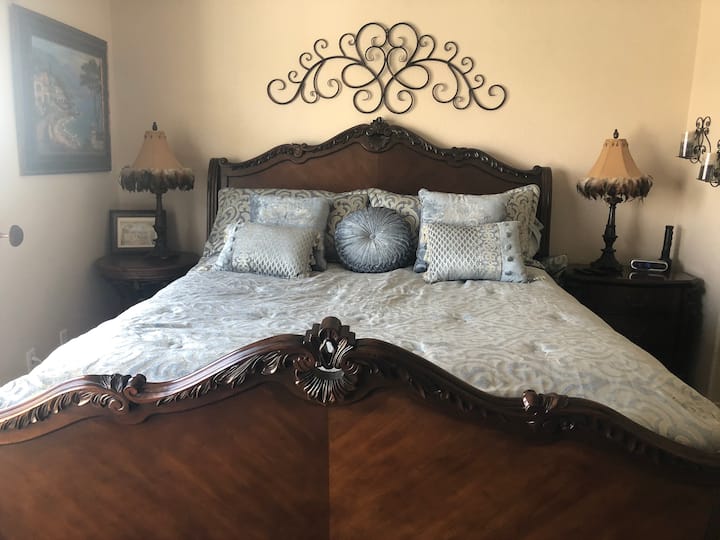 غرفة النوم الرئيسية