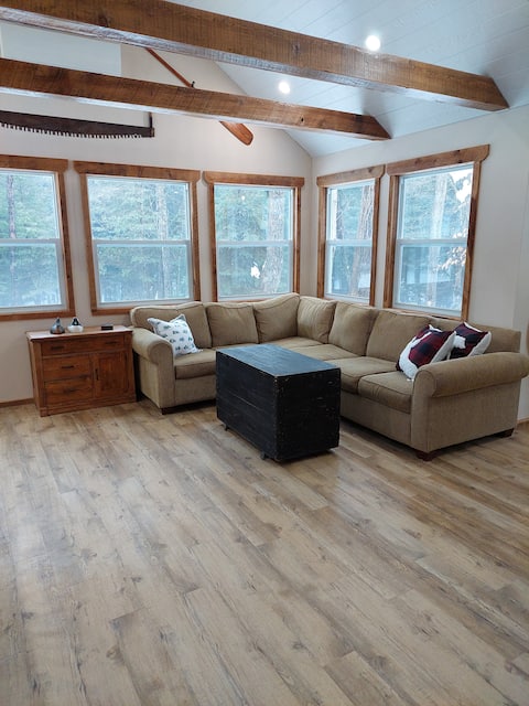 Top Airbnb: White Tail Cabin Located on 100 forested acres. in North Kawartha
