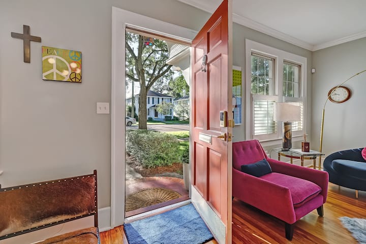 Retro Bungalow - Jacksonville, FL