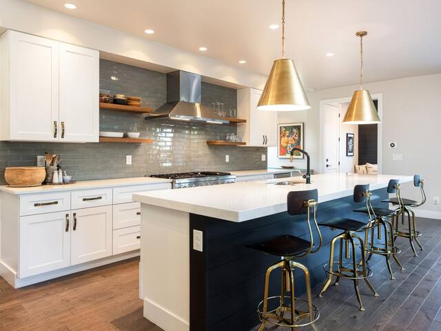 Stunning Interior Designer Home in Heart of Denver gallery image 5