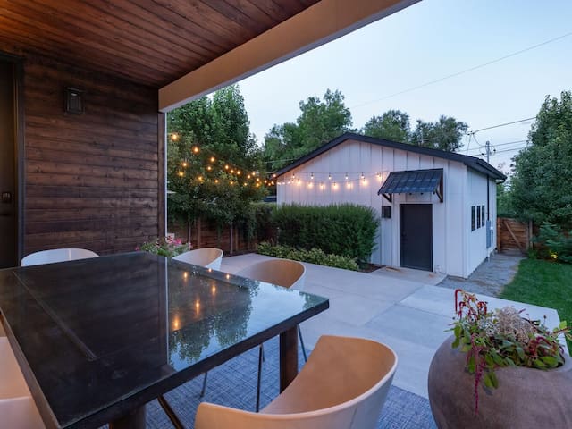 Stunning Interior Designer Home in Heart of Denver gallery image 4