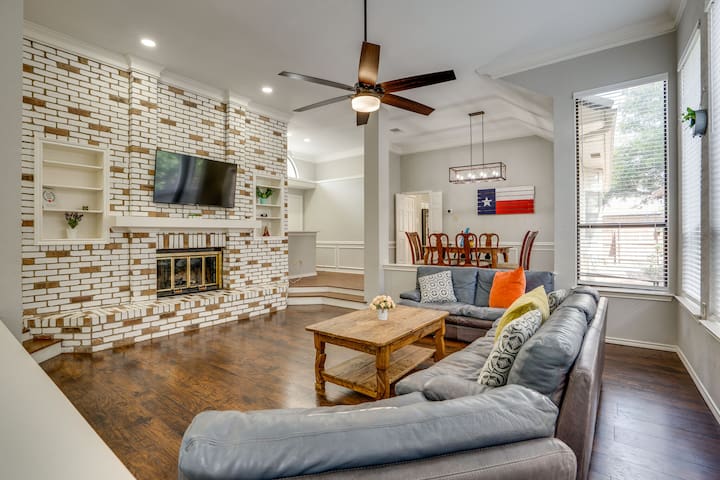 New Turf Farmhouse Home Away Home Plano /N Dallas